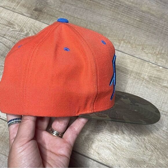 RARE OKC Oklahoma City Thunder NBA Snap Back Cap Mitchell Ness Camo & Orange - Picture 9 of 9